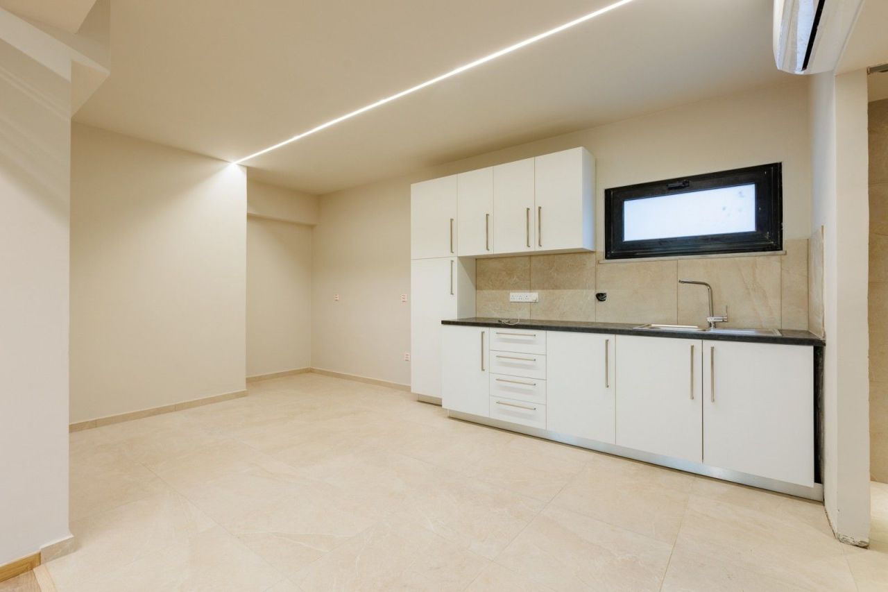 Офис в Лимасоле, Кипр, 300 м² - фото 4