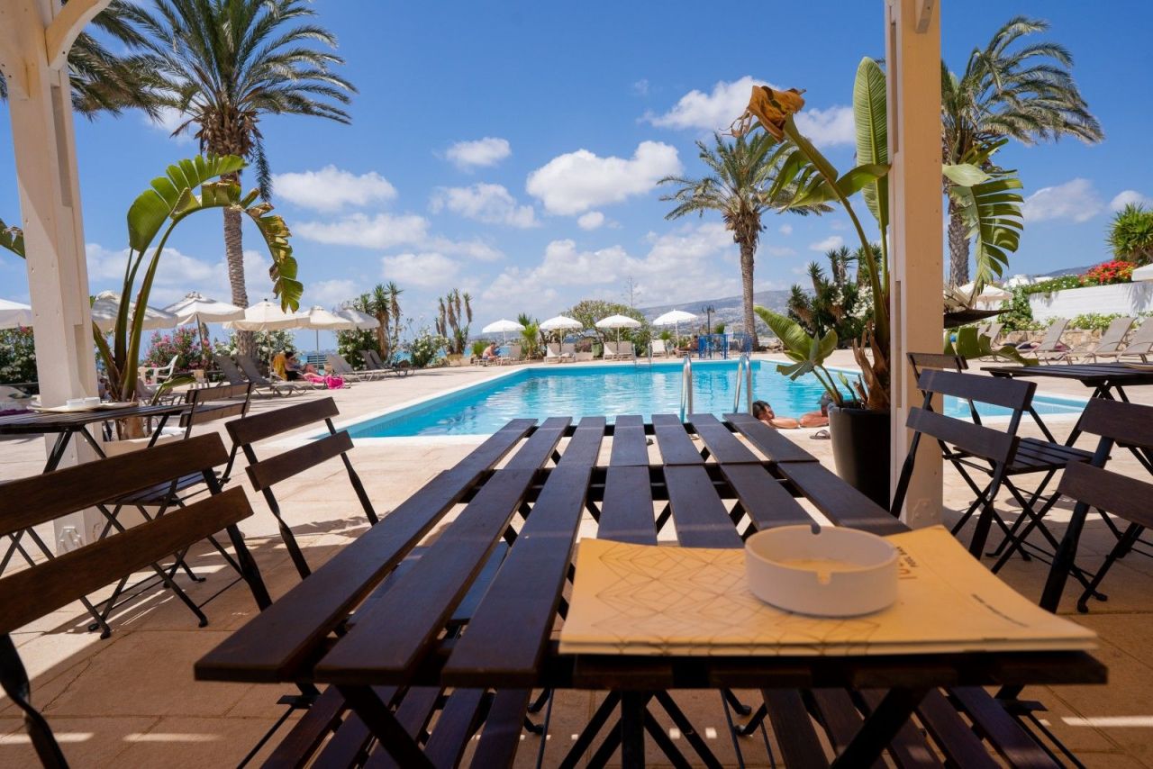 Отель, гостиница в Пафосе, Кипр, 2 000 м² - фото 4