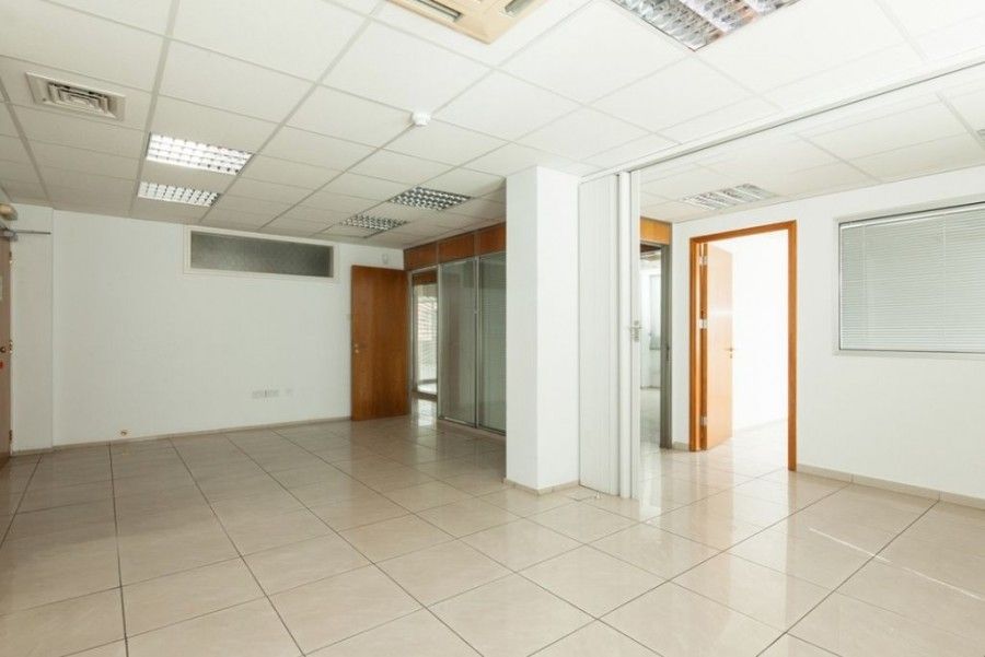 Офис в Ларнаке, Кипр, 451 м² - фото 4