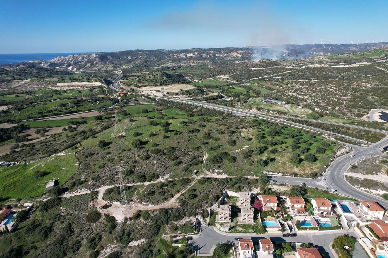 Земля в Лимасоле, Кипр, 11 372 м² - фото 4