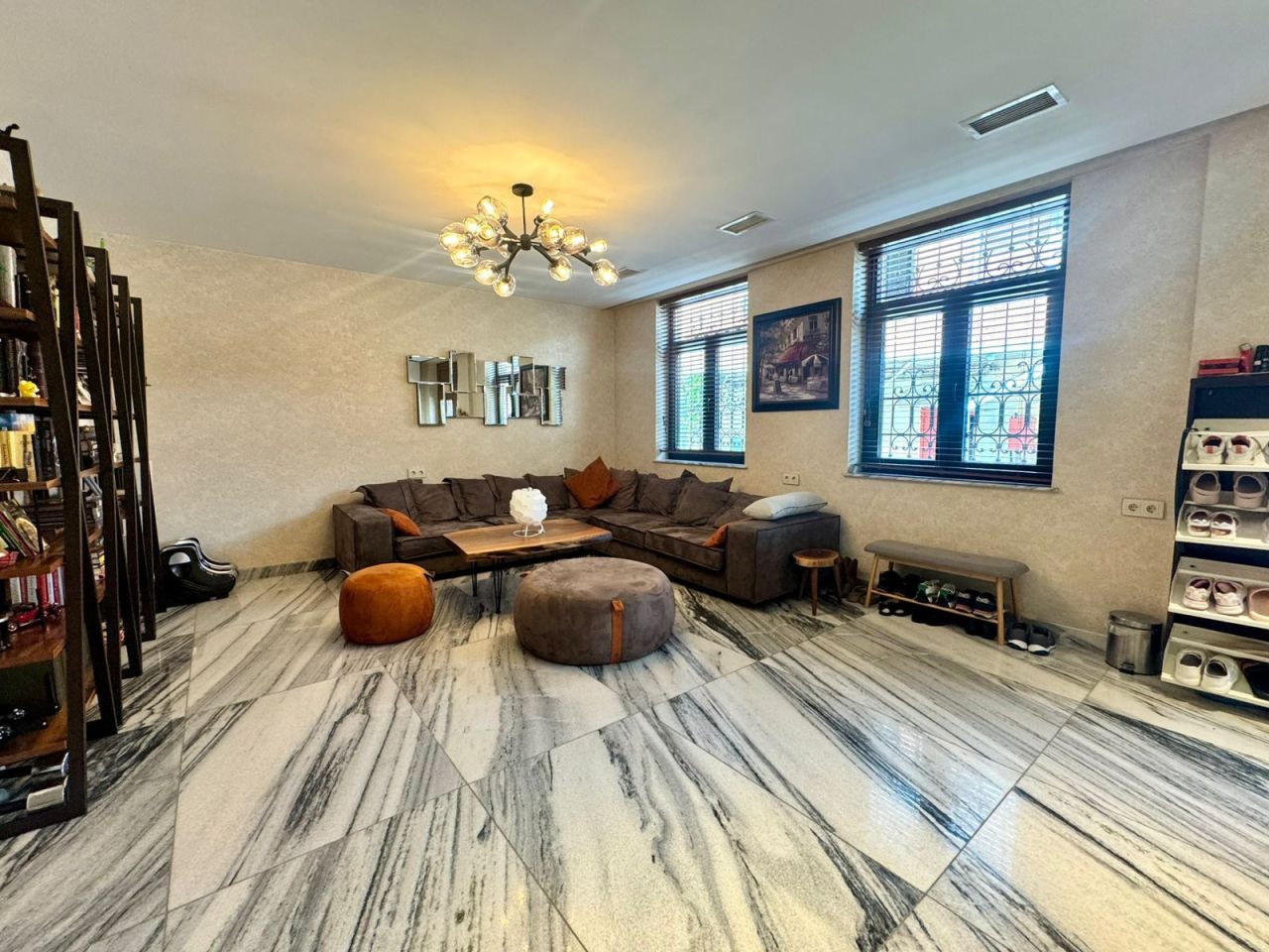 Дом в Тбилиси, Грузия, 320 м² - фото 1