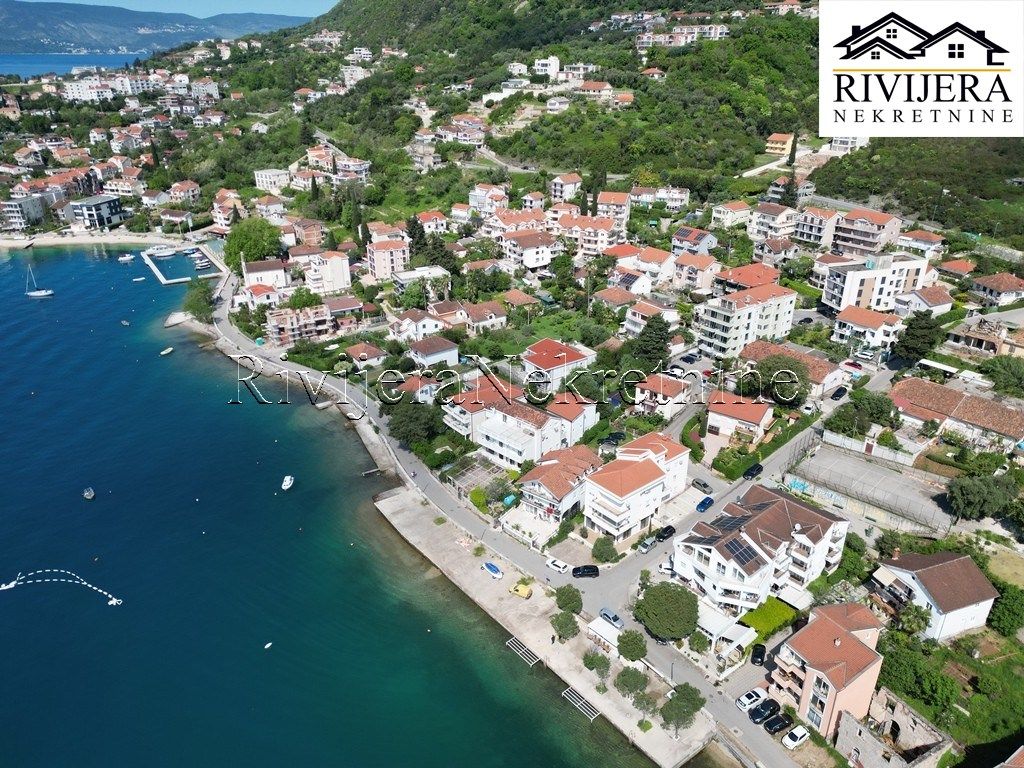 Квартира в Херцег-Нови, Черногория, 102 м² - фото 1