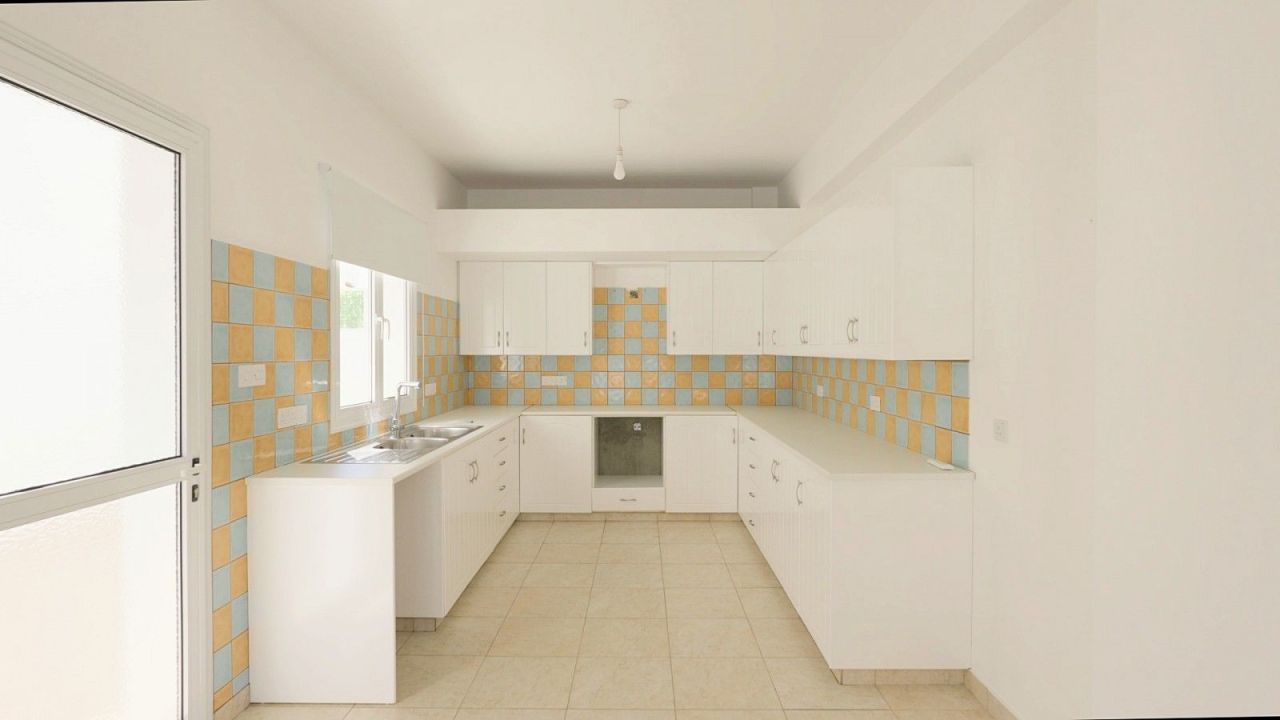 Вилла в Ларнаке, Кипр, 200 м² - фото 5