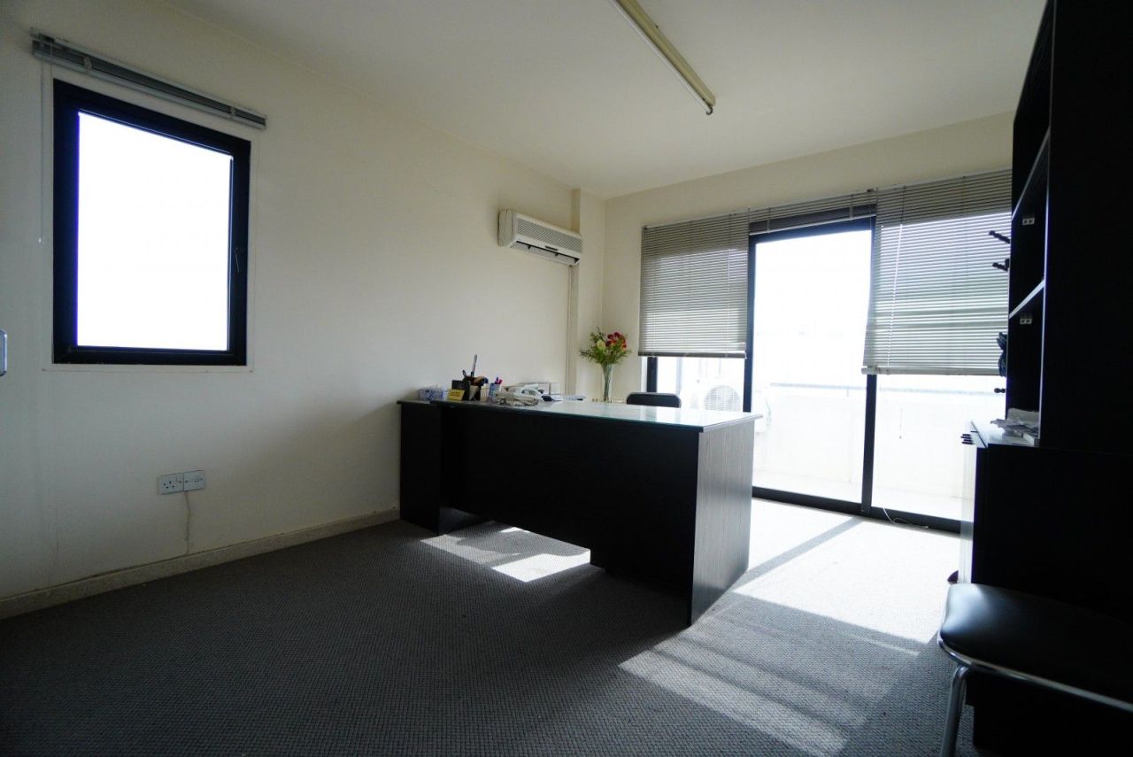 Офис в Ларнаке, Кипр, 126 м² - фото 5