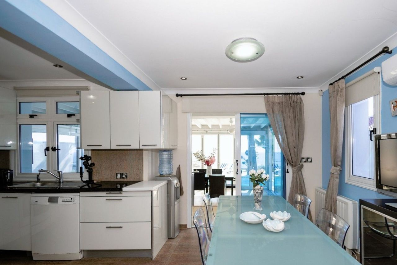 Вилла в Ларнаке, Кипр, 180 м² - фото 5