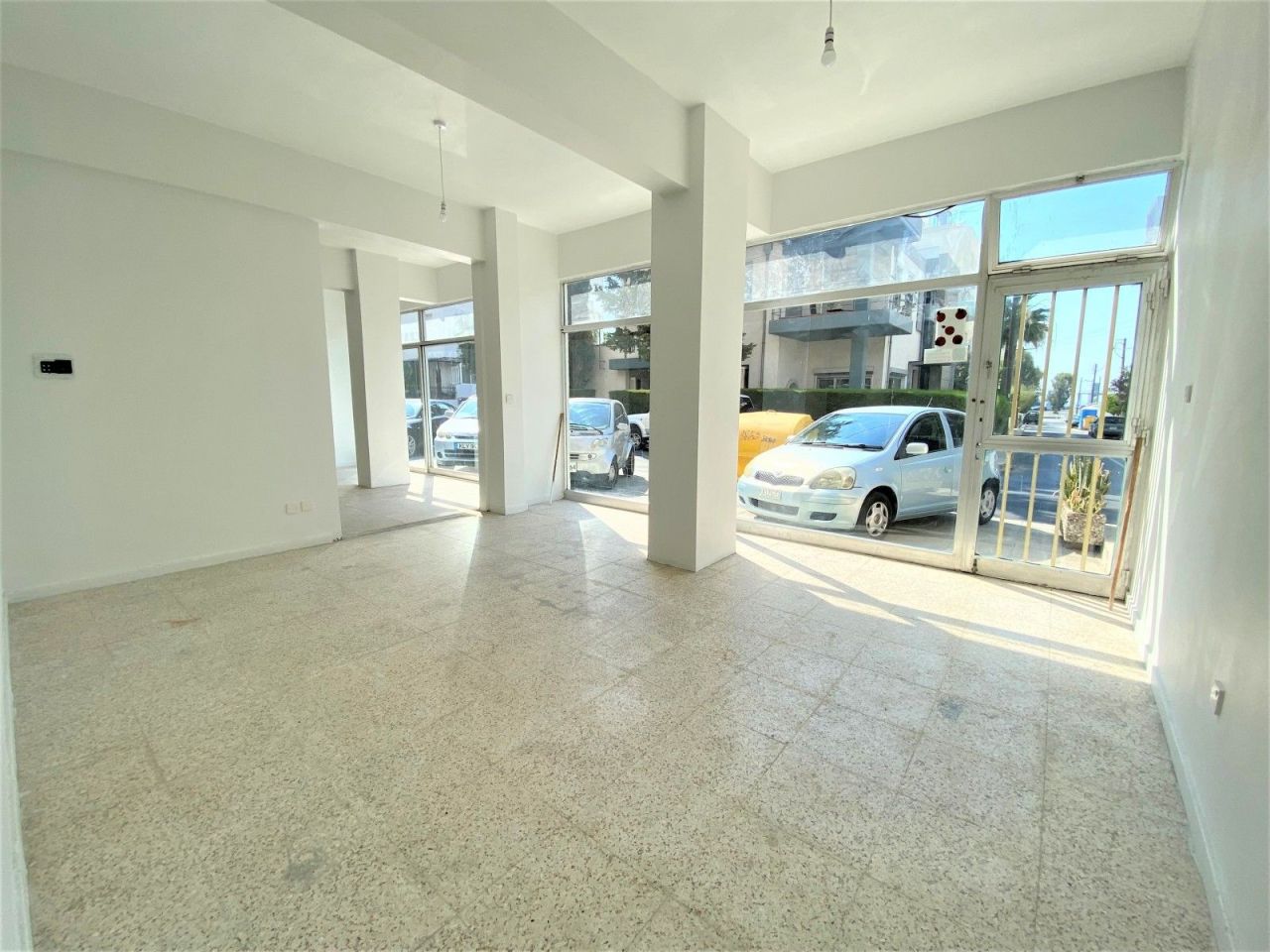 Магазин в Лимасоле, Кипр, 105 м² - фото 5