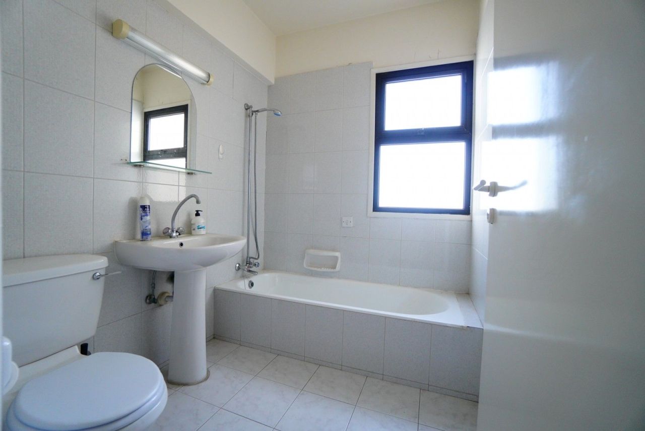 Офис в Ларнаке, Кипр, 126 м² - фото 6