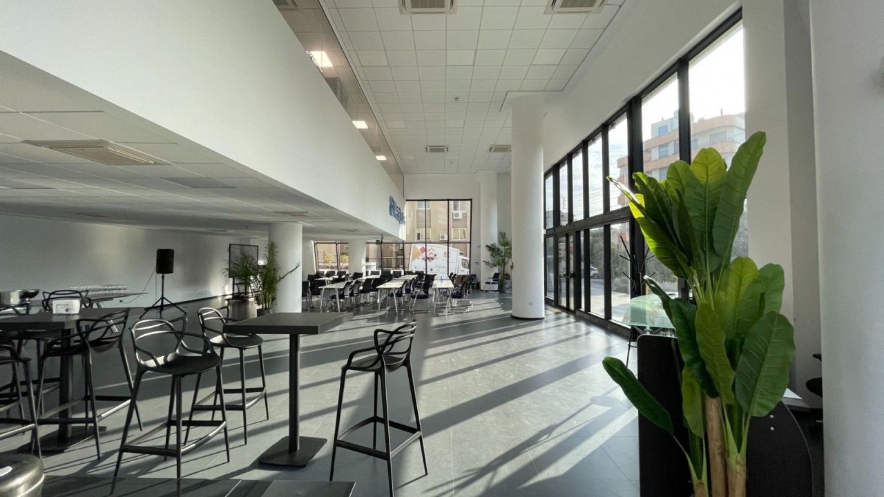 Офис в Лимасоле, Кипр, 1 800 м² - фото 6