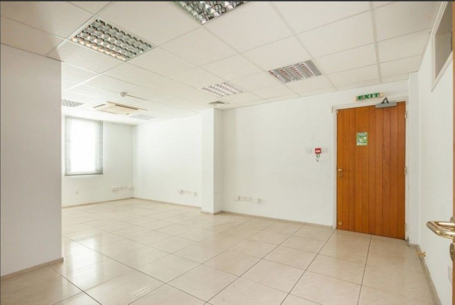 Офис в Ларнаке, Кипр, 451 м² - фото 6