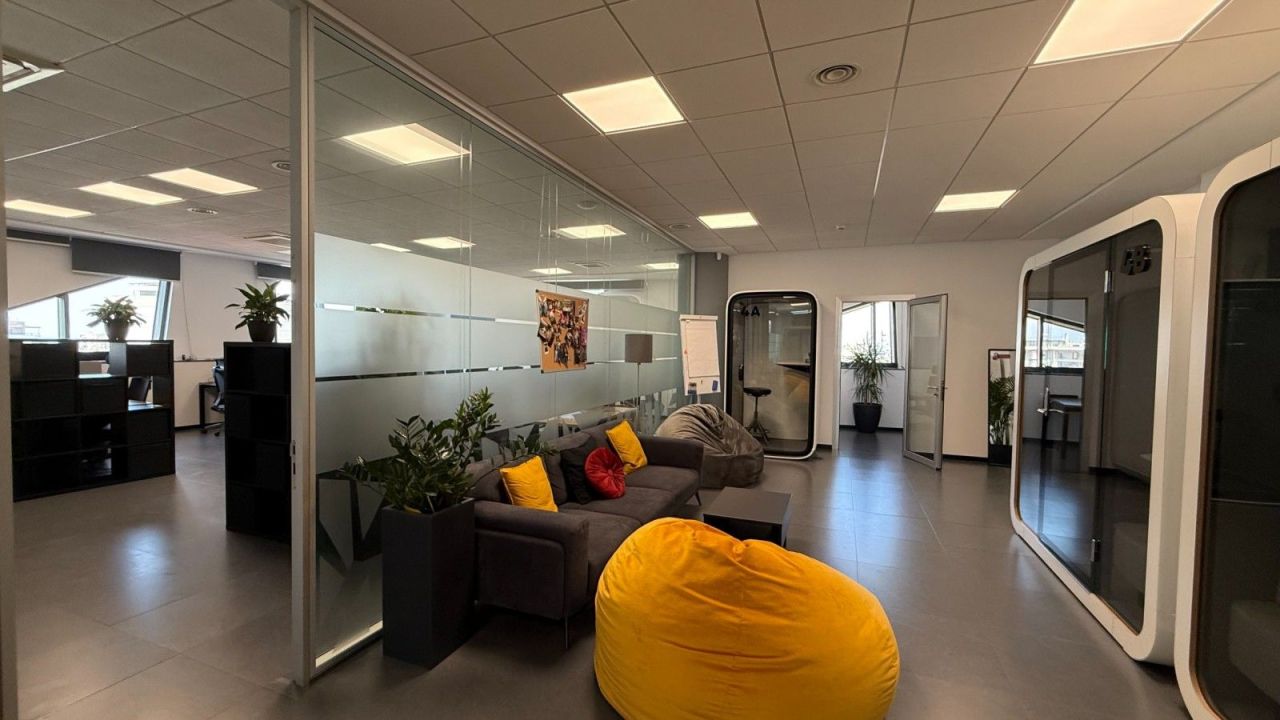 Офис в Лимасоле, Кипр, 1 800 м² - фото 6