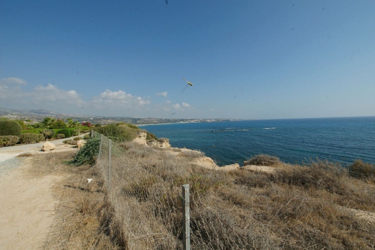 Земля в Пафосе, Кипр, 4 289 м² - фото 7