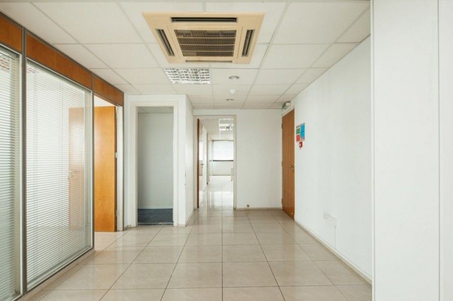 Офис в Ларнаке, Кипр, 451 м² - фото 7