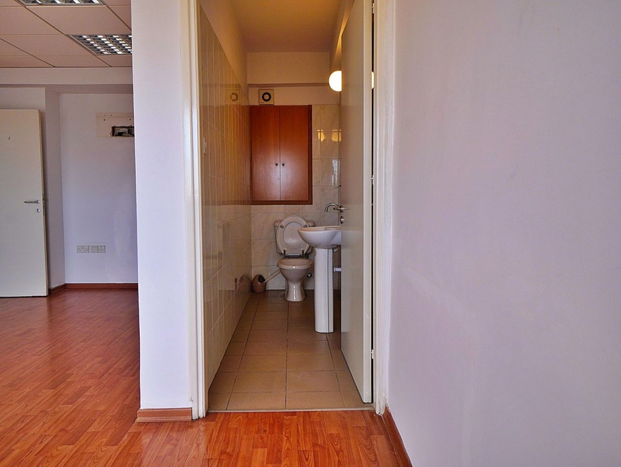 Офис в Ларнаке, Кипр, 92 м² - фото 7