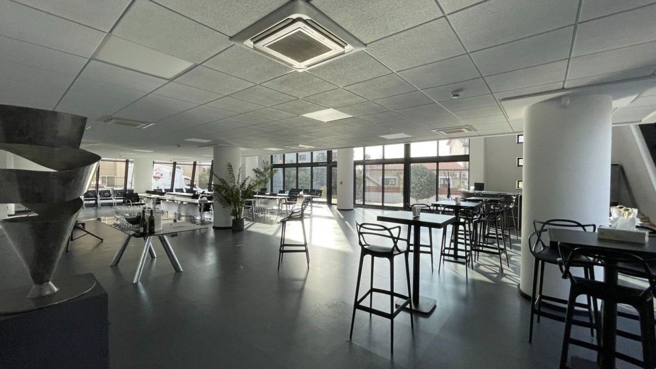 Офис в Лимасоле, Кипр, 1 800 м² - фото 8