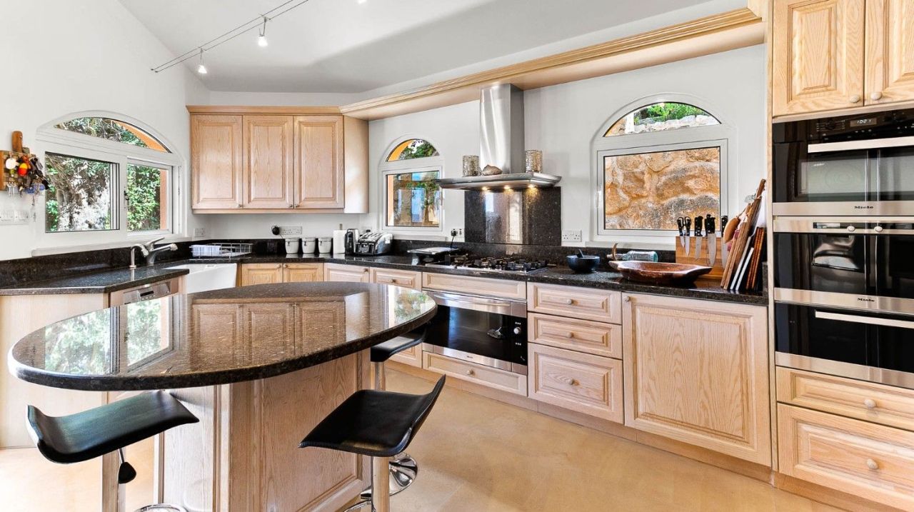 Вилла в Пафосе, Кипр, 378 м² - фото 8