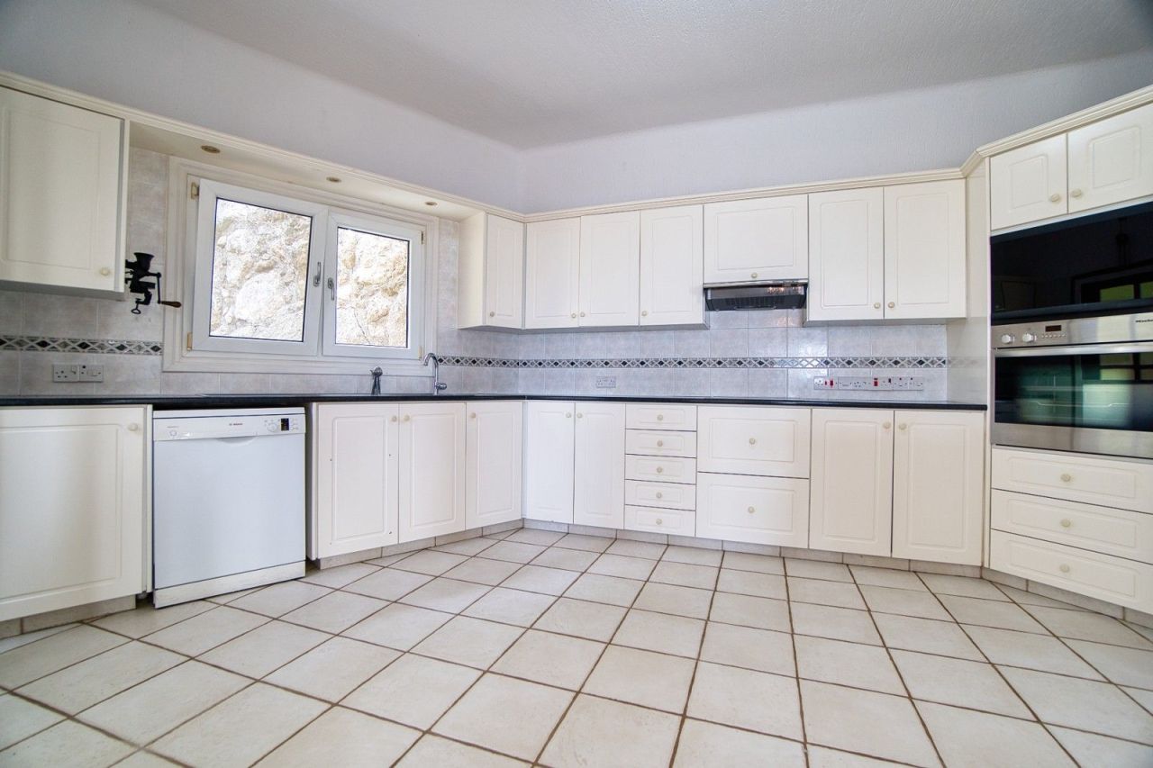 Вилла в Пафосе, Кипр, 321 м² - фото 8