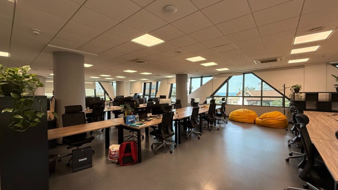 Офис в Лимасоле, Кипр, 1 800 м² - фото 9