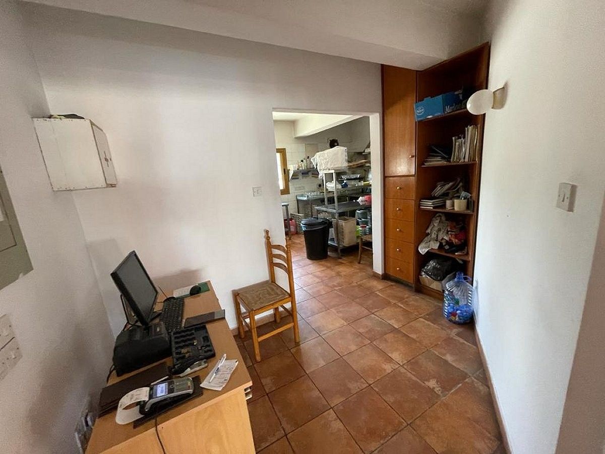 Коммерческая недвижимость в Пафосе, Кипр, 300 м² - фото 9