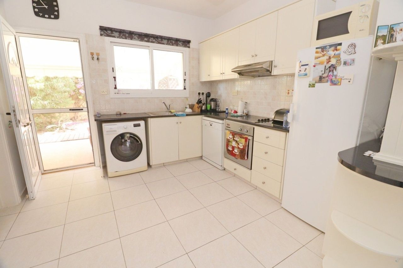 Таунхаус в Пафосе, Кипр, 110 м² - фото 9