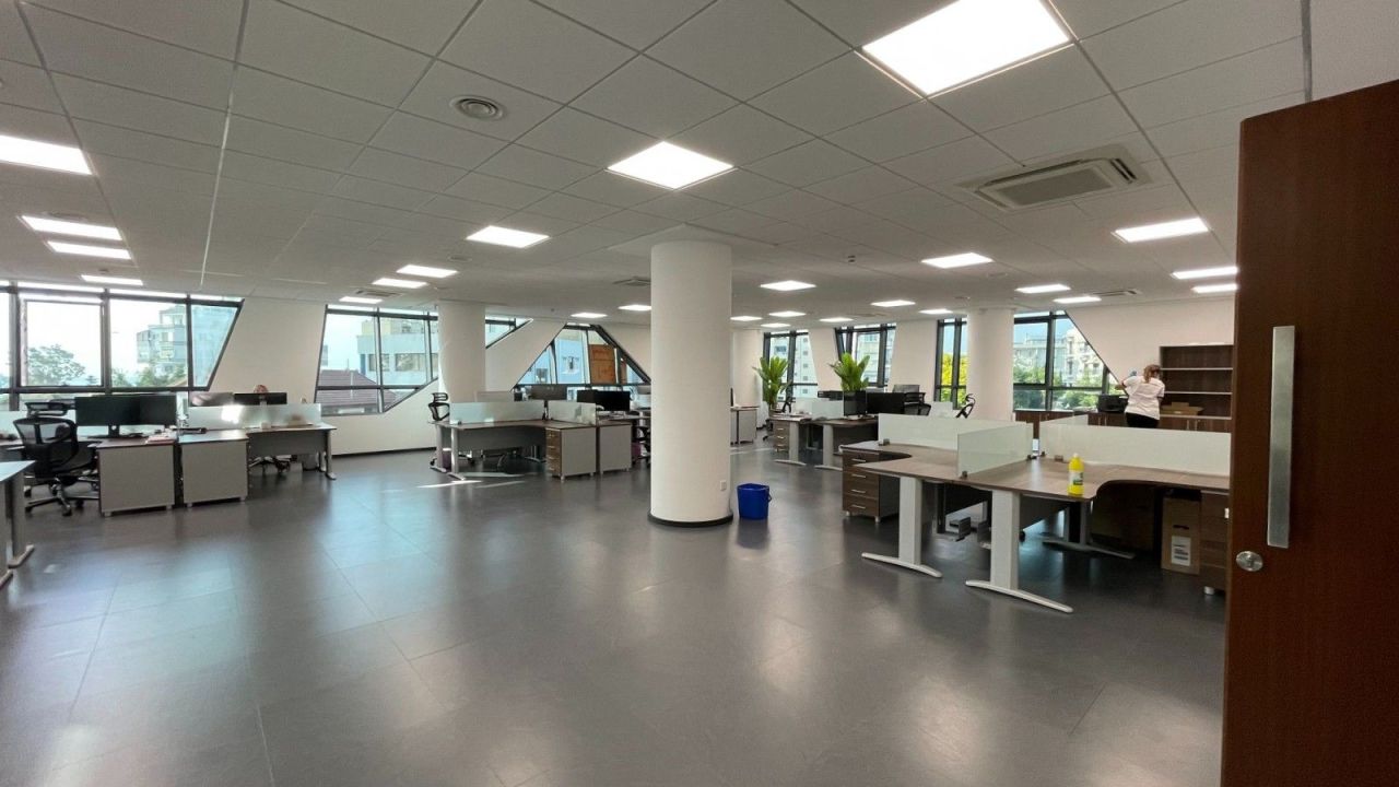 Офис в Лимасоле, Кипр, 1 800 м² - фото 9