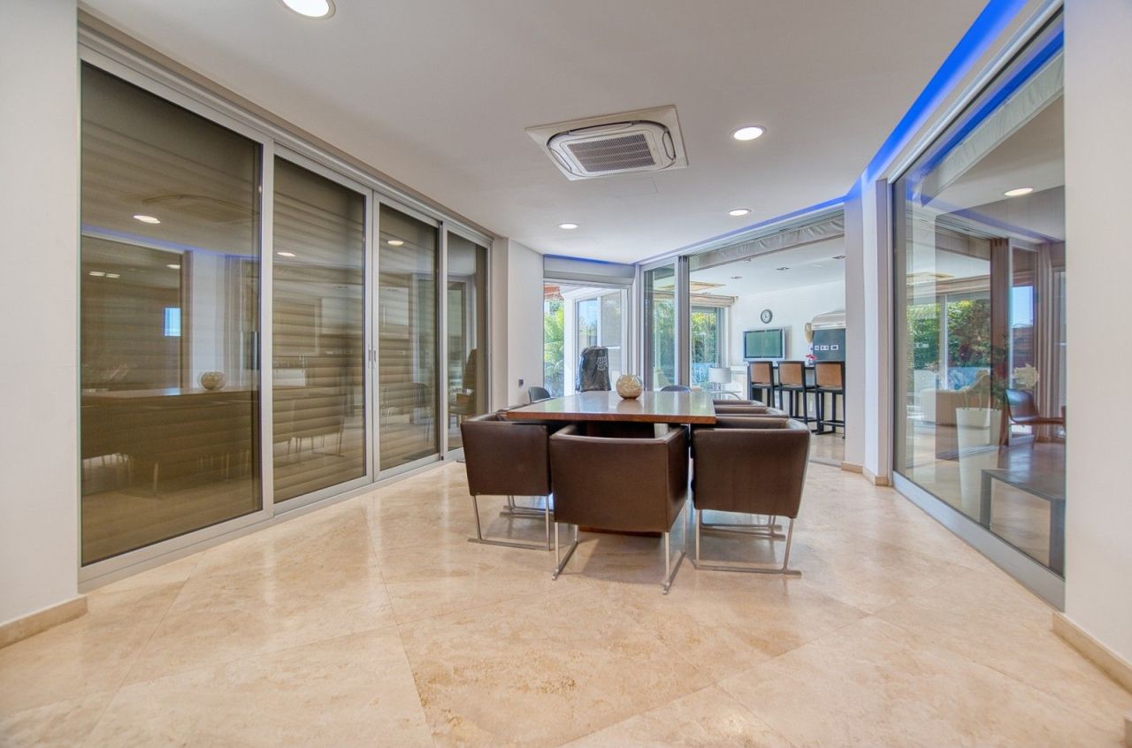 Вилла в Лимасоле, Кипр, 331 м² - фото 9