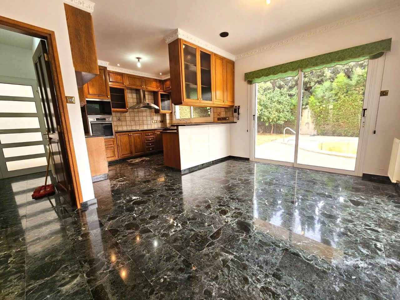 Вилла в Лимасоле, Кипр, 435 м² - фото 9