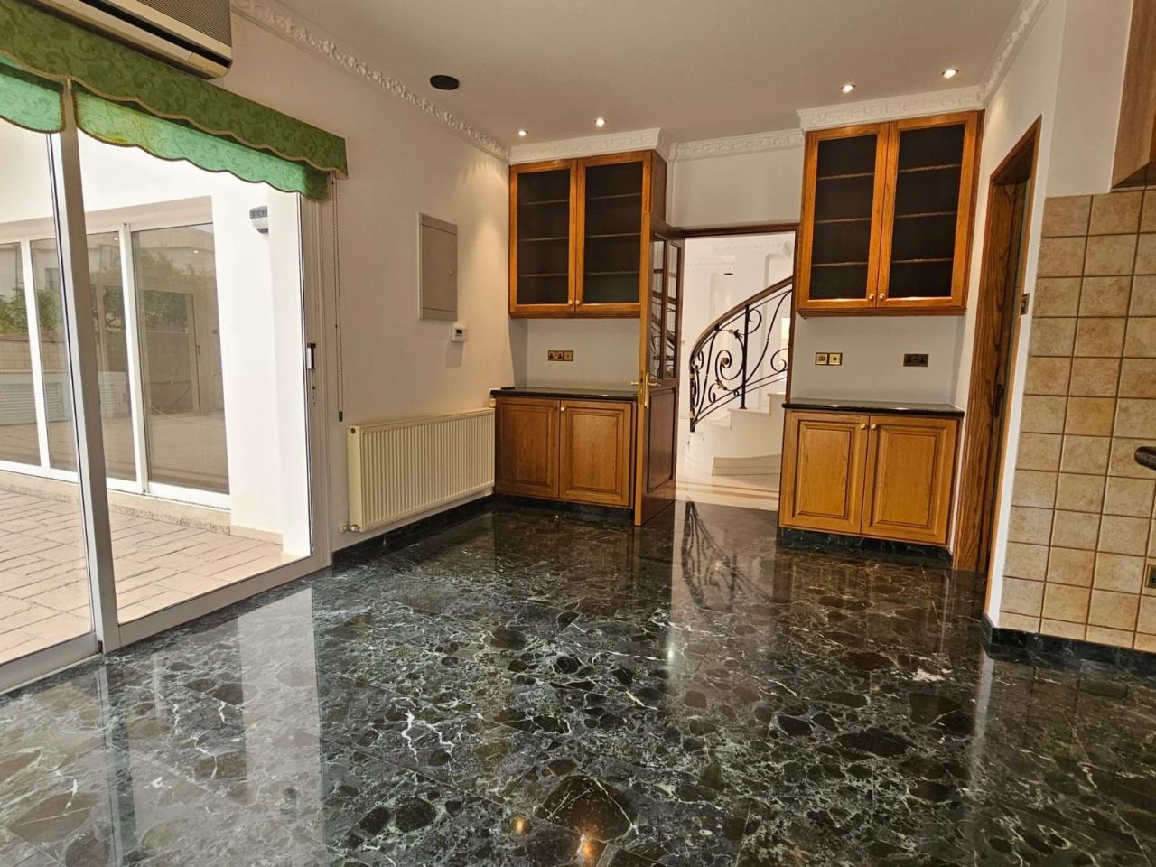 Вилла в Лимасоле, Кипр, 435 м² - фото 10