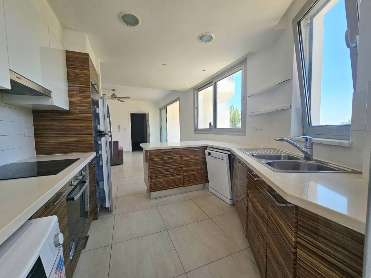 Апартаменты в Лимасоле, Кипр, 94 м² - фото 10