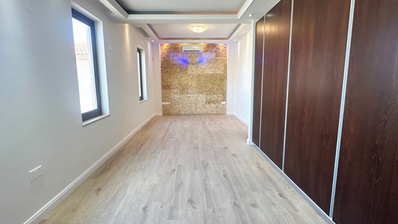 Вилла в Лимасоле, Кипр, 200 м² - фото 11