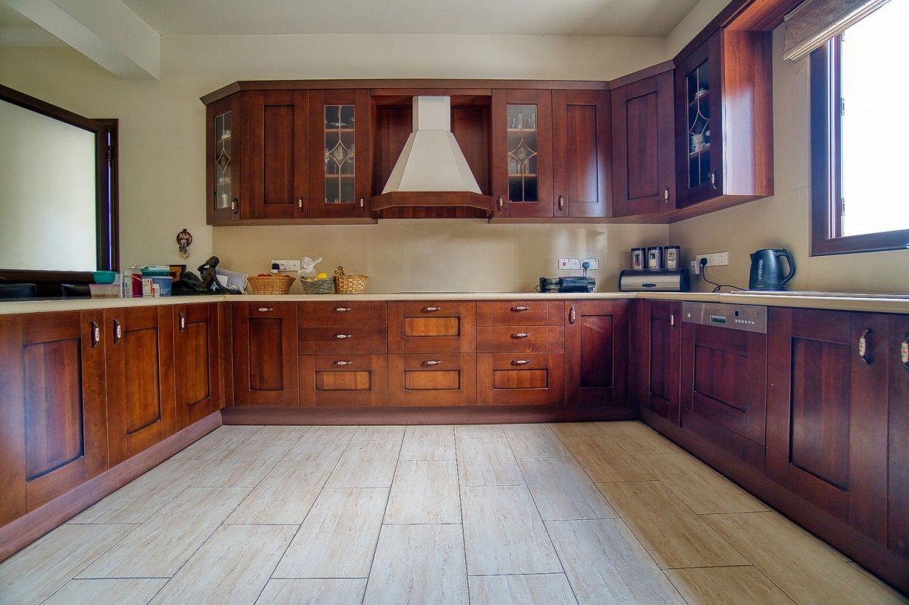 Вилла в Лимасоле, Кипр, 300 м² - фото 11