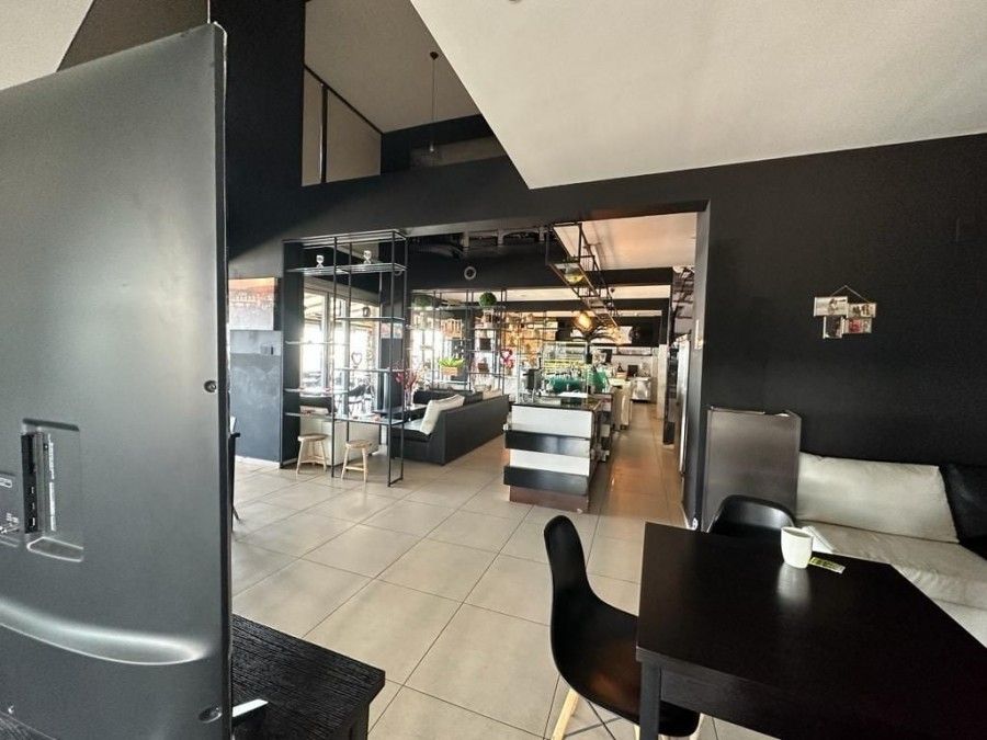 Кафе, ресторан в Ларнаке, Кипр - фото 11