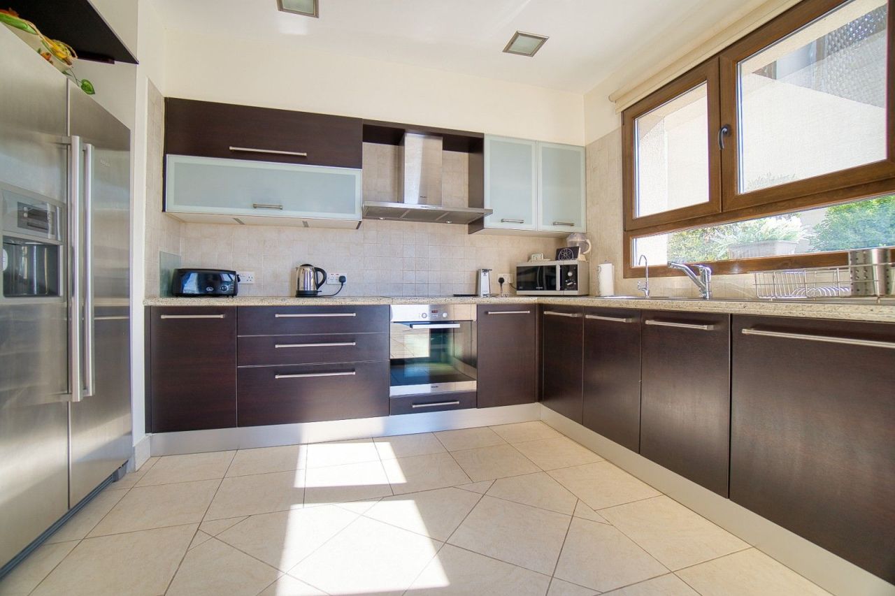 Вилла в Пафосе, Кипр, 330 м² - фото 11