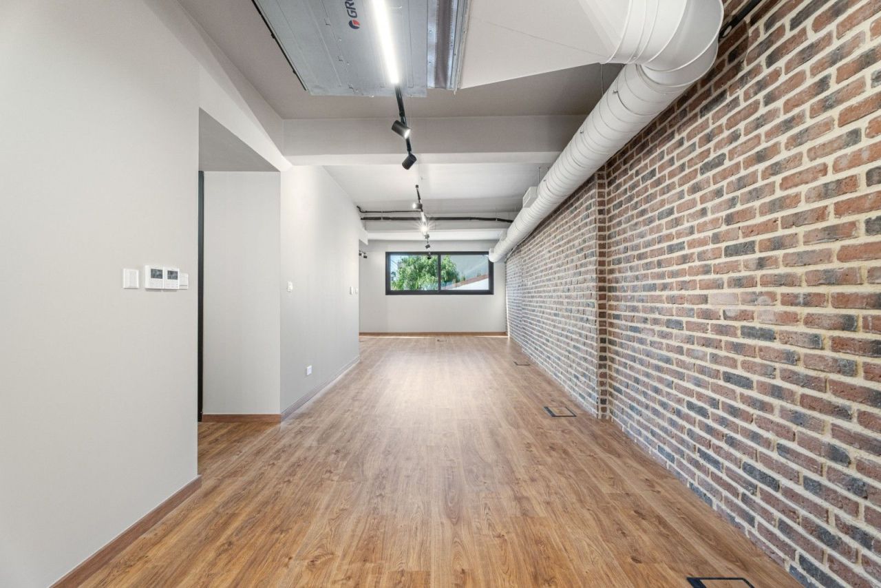 Коммерческая недвижимость в Лимасоле, Кипр, 600 м² - фото 11