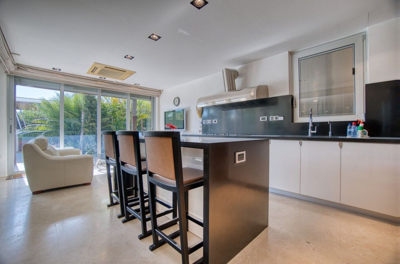 Вилла в Лимасоле, Кипр, 331 м² - фото 12