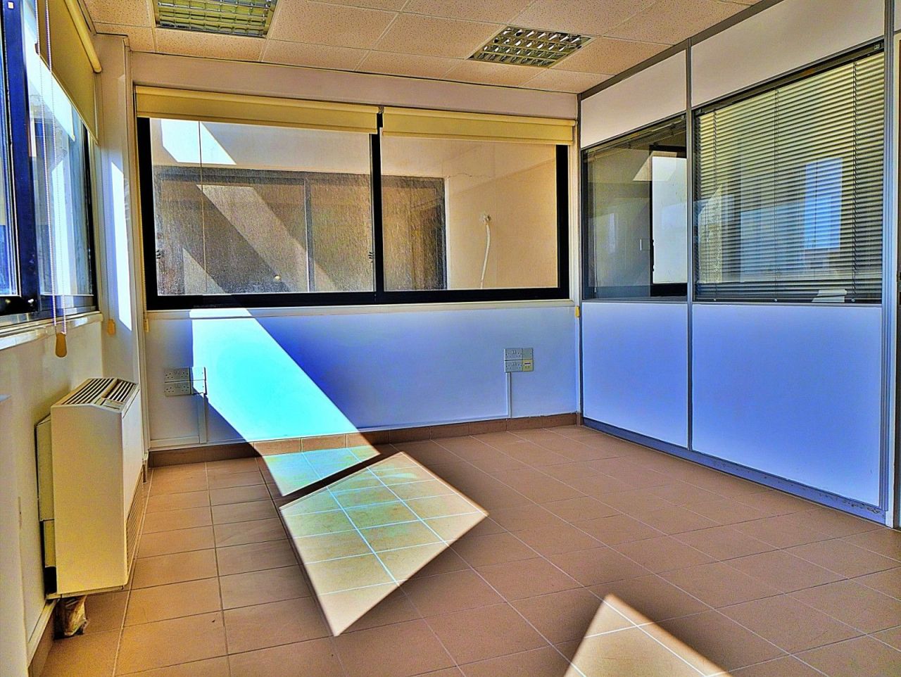Офис в Ларнаке, Кипр, 92 м² - фото 12