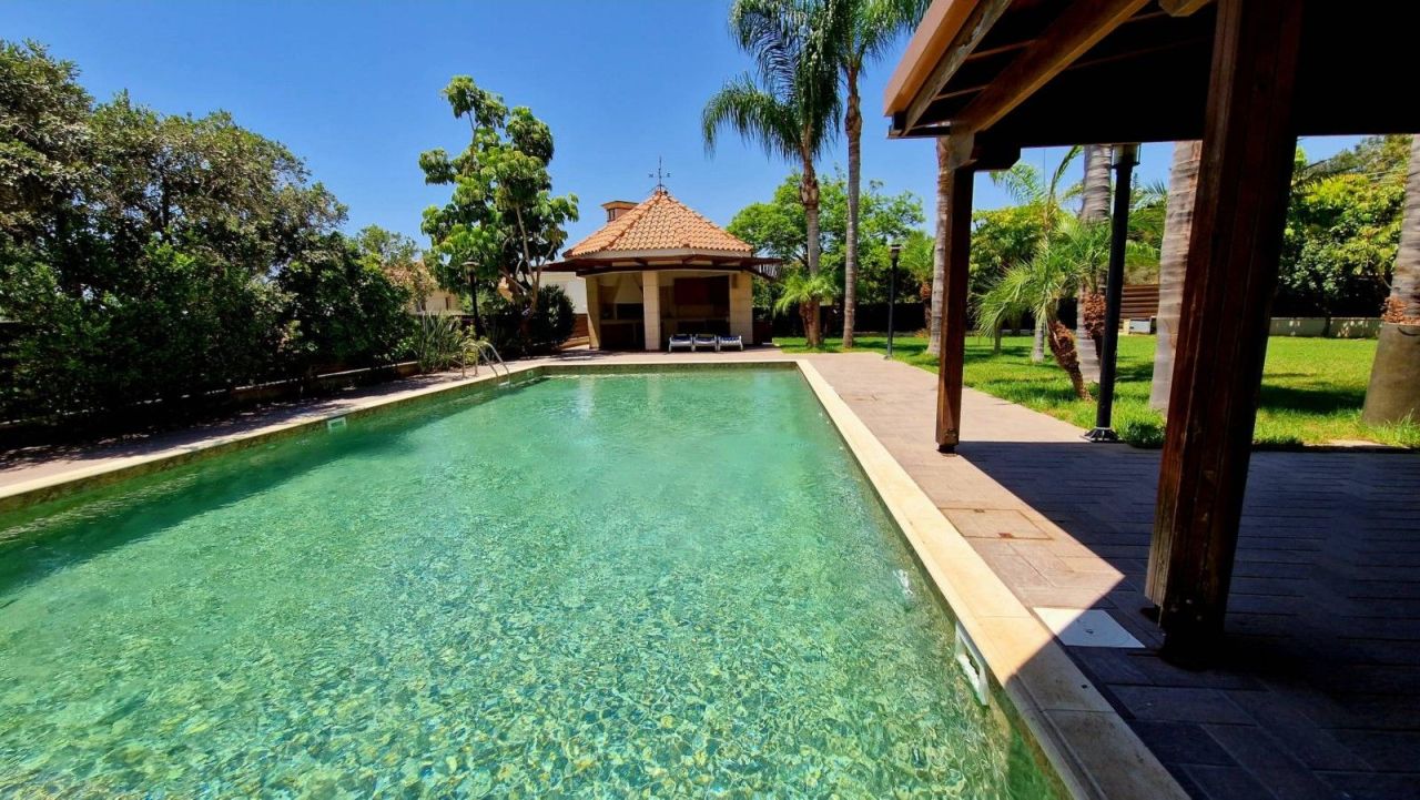 Вилла в Лимасоле, Кипр, 560 м² - фото 12