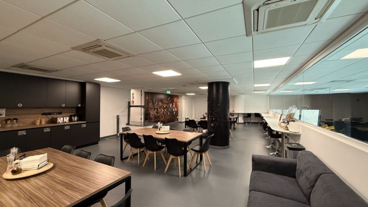 Офис в Лимасоле, Кипр, 1 800 м² - фото 12