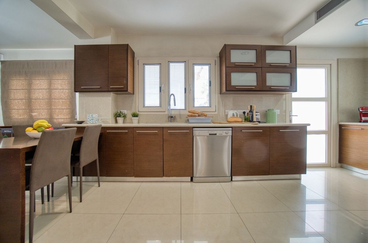 Вилла в Пафосе, Кипр, 370 м² - фото 12