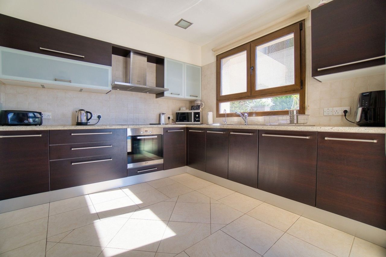 Вилла в Пафосе, Кипр, 330 м² - фото 12