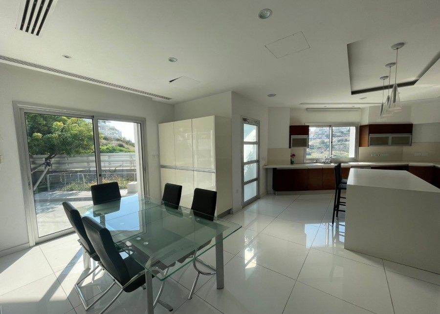 Вилла в Лимасоле, Кипр, 200 м² - фото 13