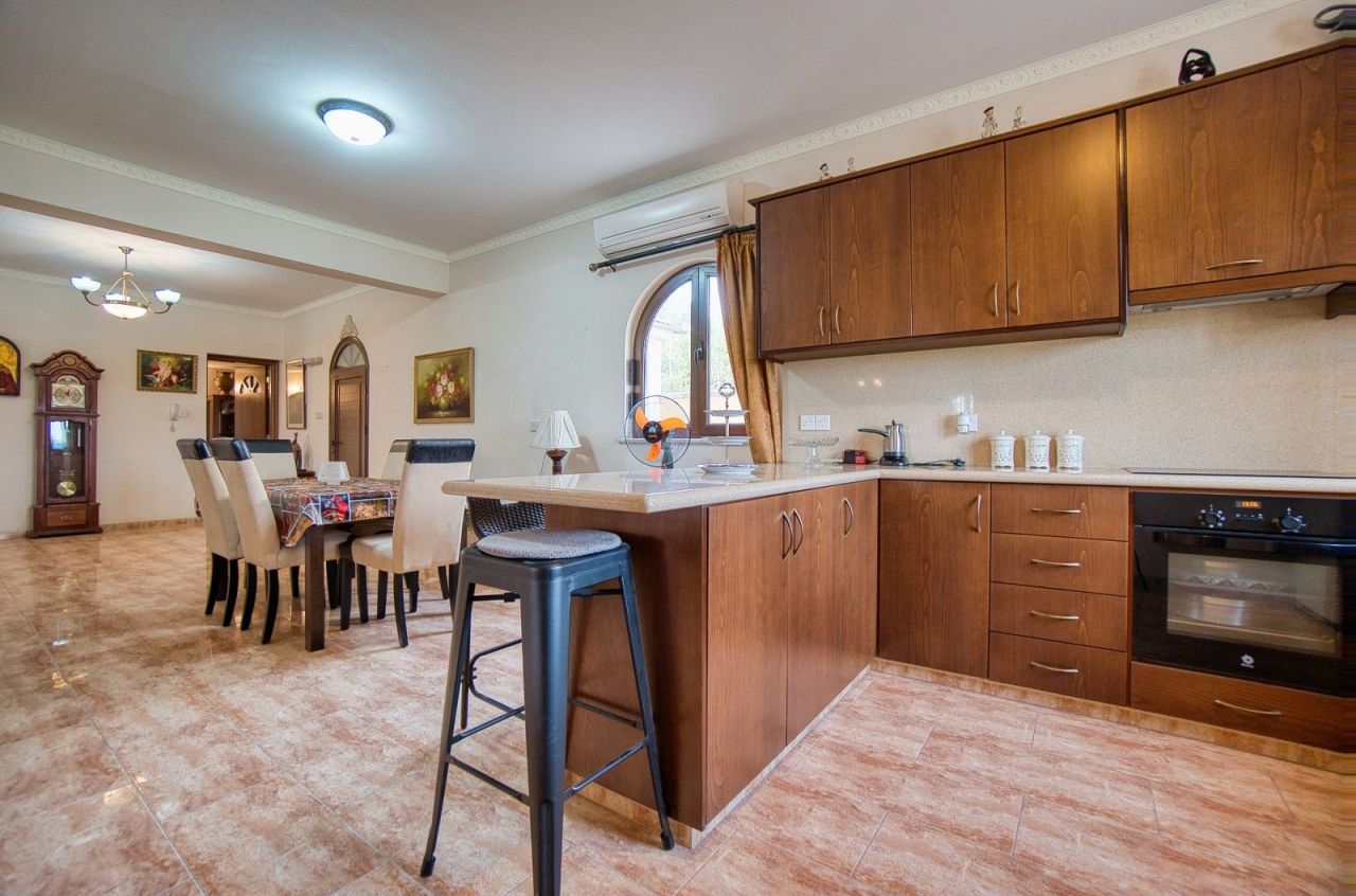 Вилла в Лимасоле, Кипр, 250 м² - фото 13