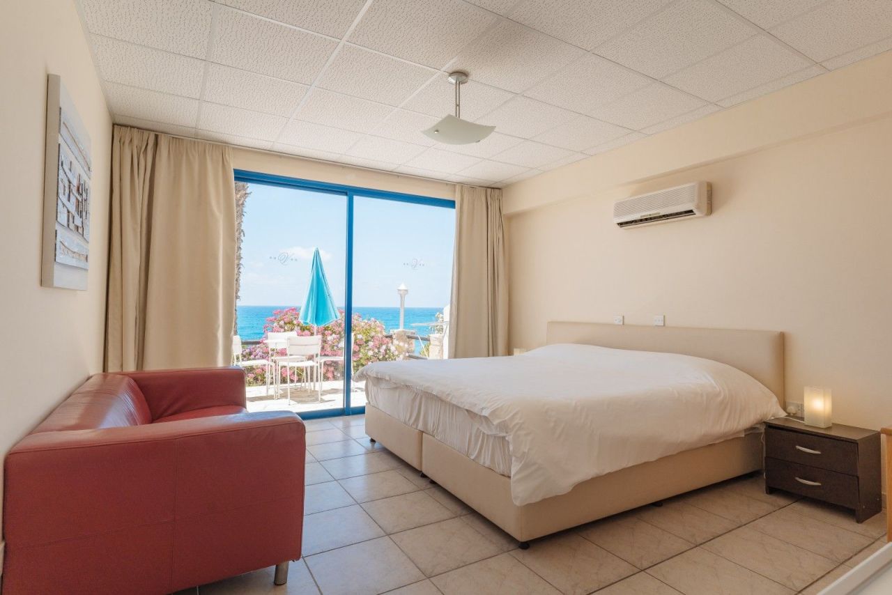 Отель, гостиница в Пафосе, Кипр, 2 000 м² - фото 13