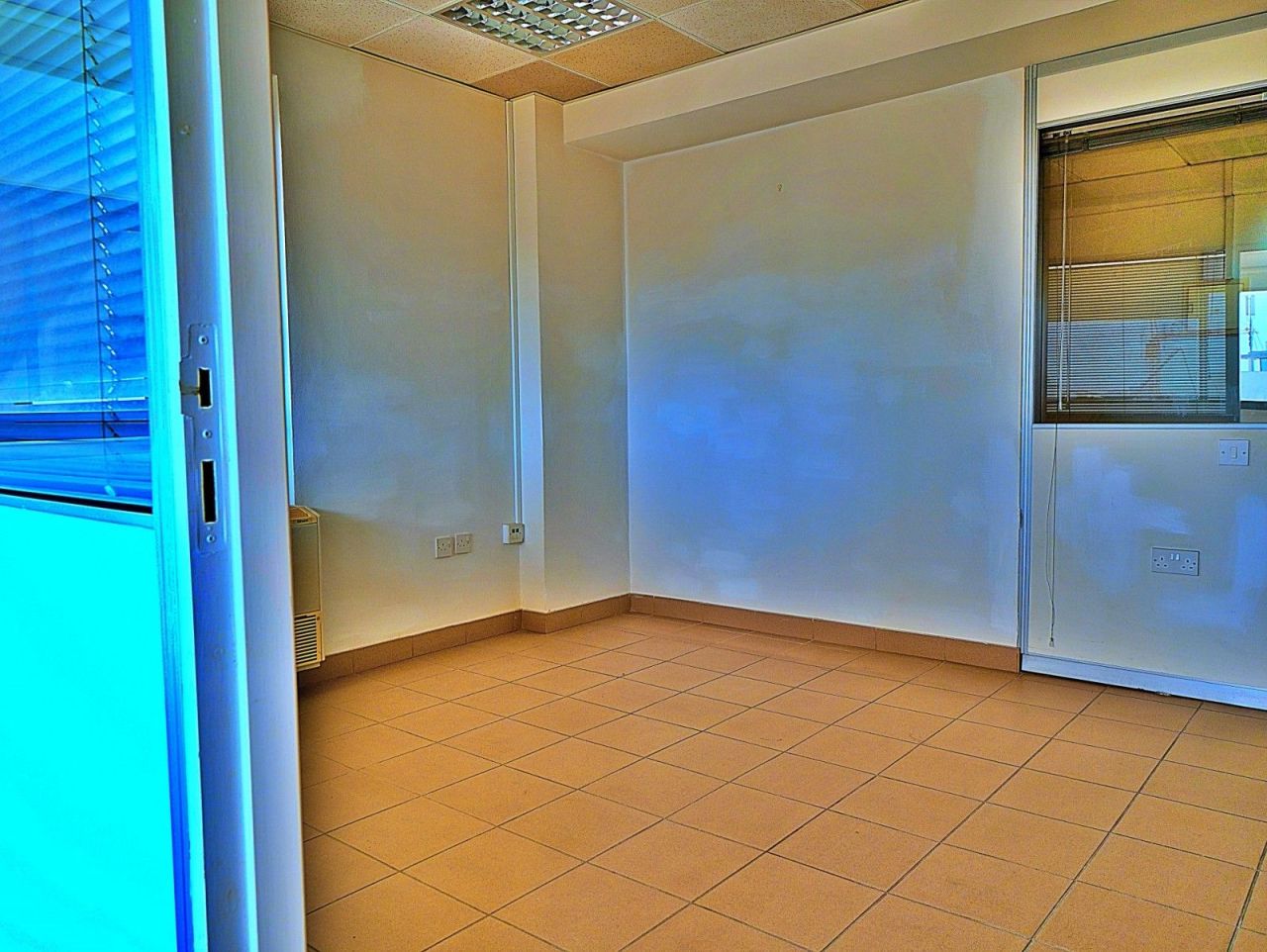 Офис в Ларнаке, Кипр, 92 м² - фото 13