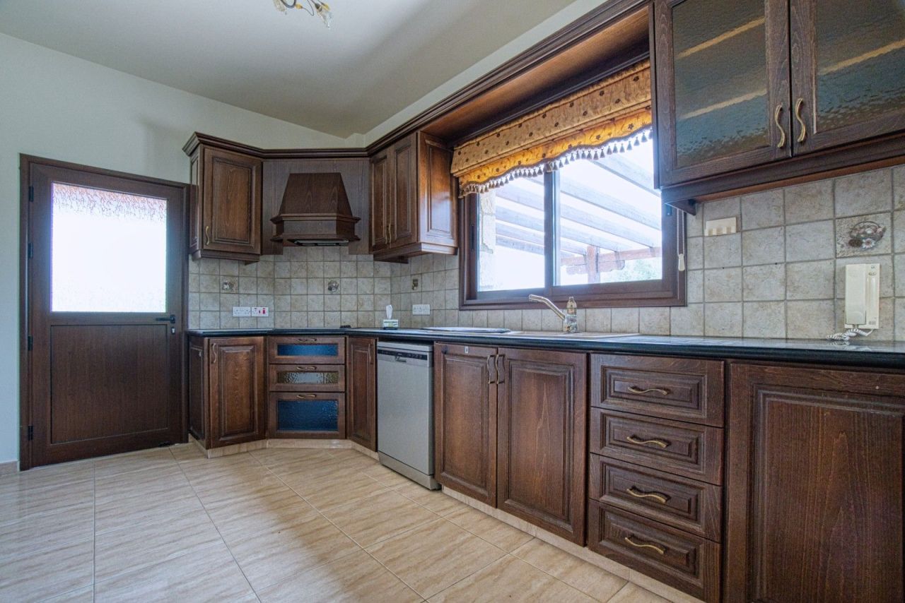 Вилла в Пафосе, Кипр, 200 м² - фото 13