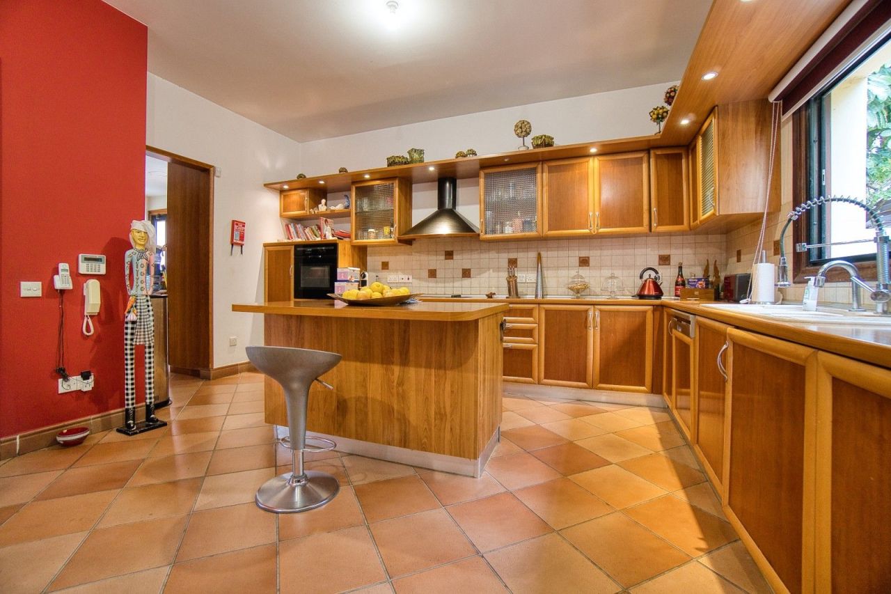 Вилла в Лимасоле, Кипр, 400 м² - фото 13