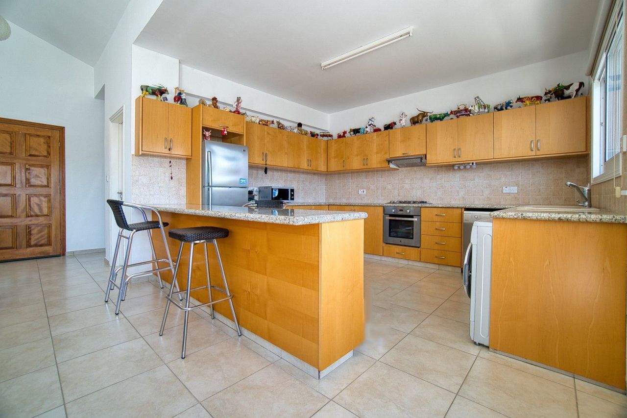 Вилла в Пафосе, Кипр, 145 м² - фото 14