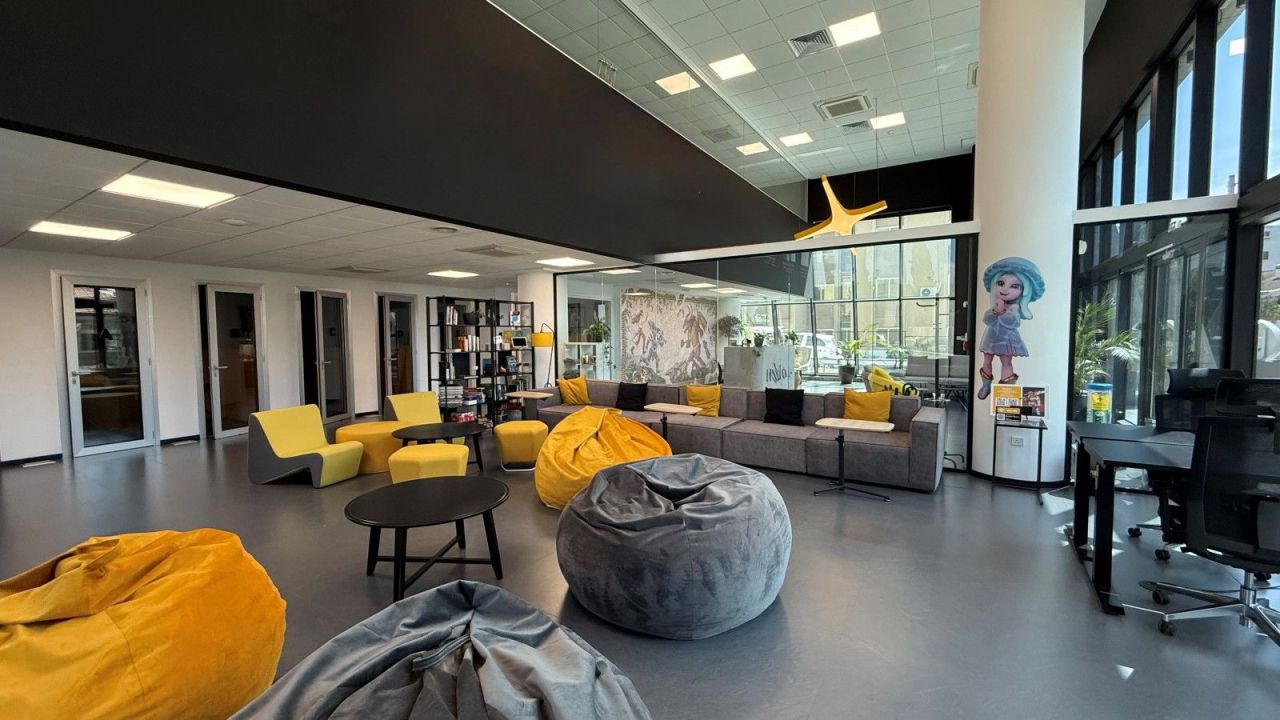 Офис в Лимасоле, Кипр, 1 800 м² - фото 14