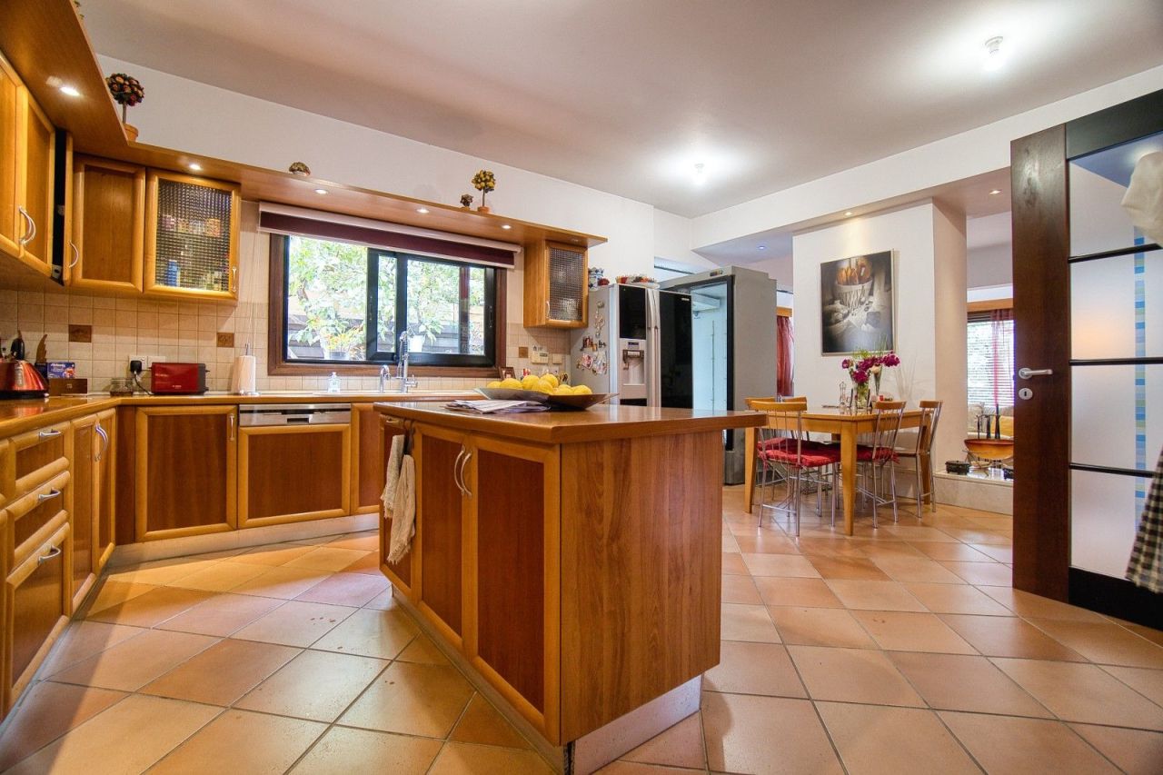 Вилла в Лимасоле, Кипр, 400 м² - фото 14