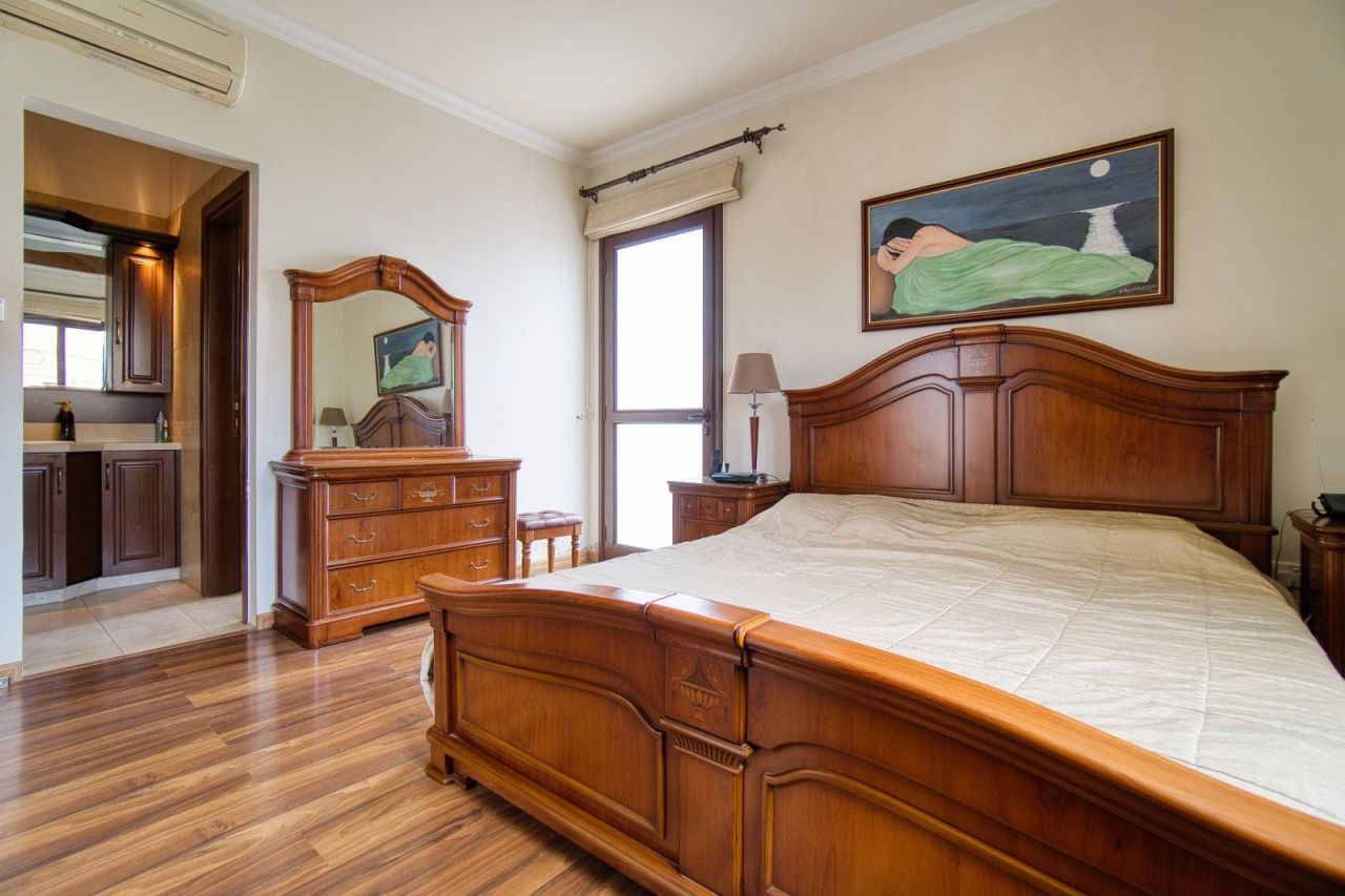 Вилла в Лимасоле, Кипр, 300 м² - фото 14