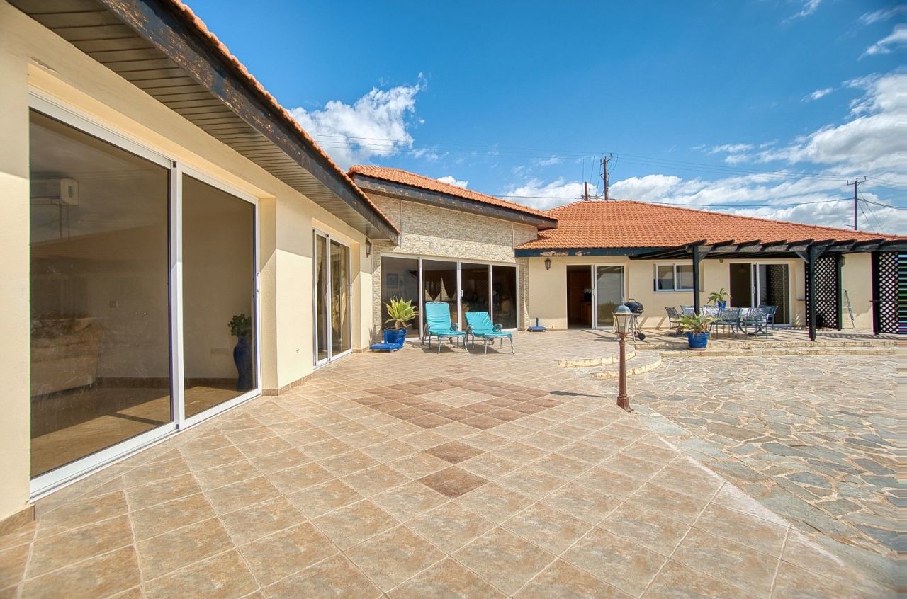 Вилла в Пафосе, Кипр, 276 м² - фото 14